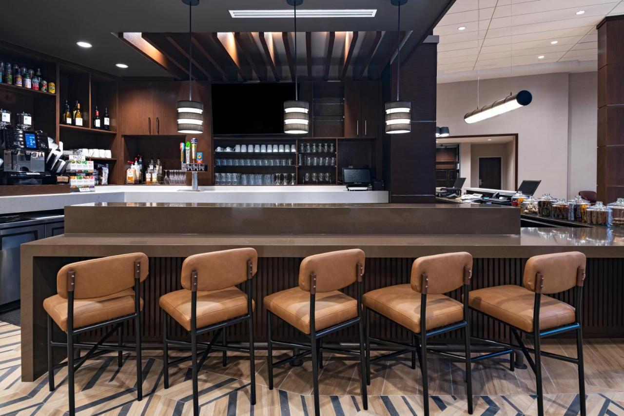 Hyatt Place Travis/four Points Hotel 3*