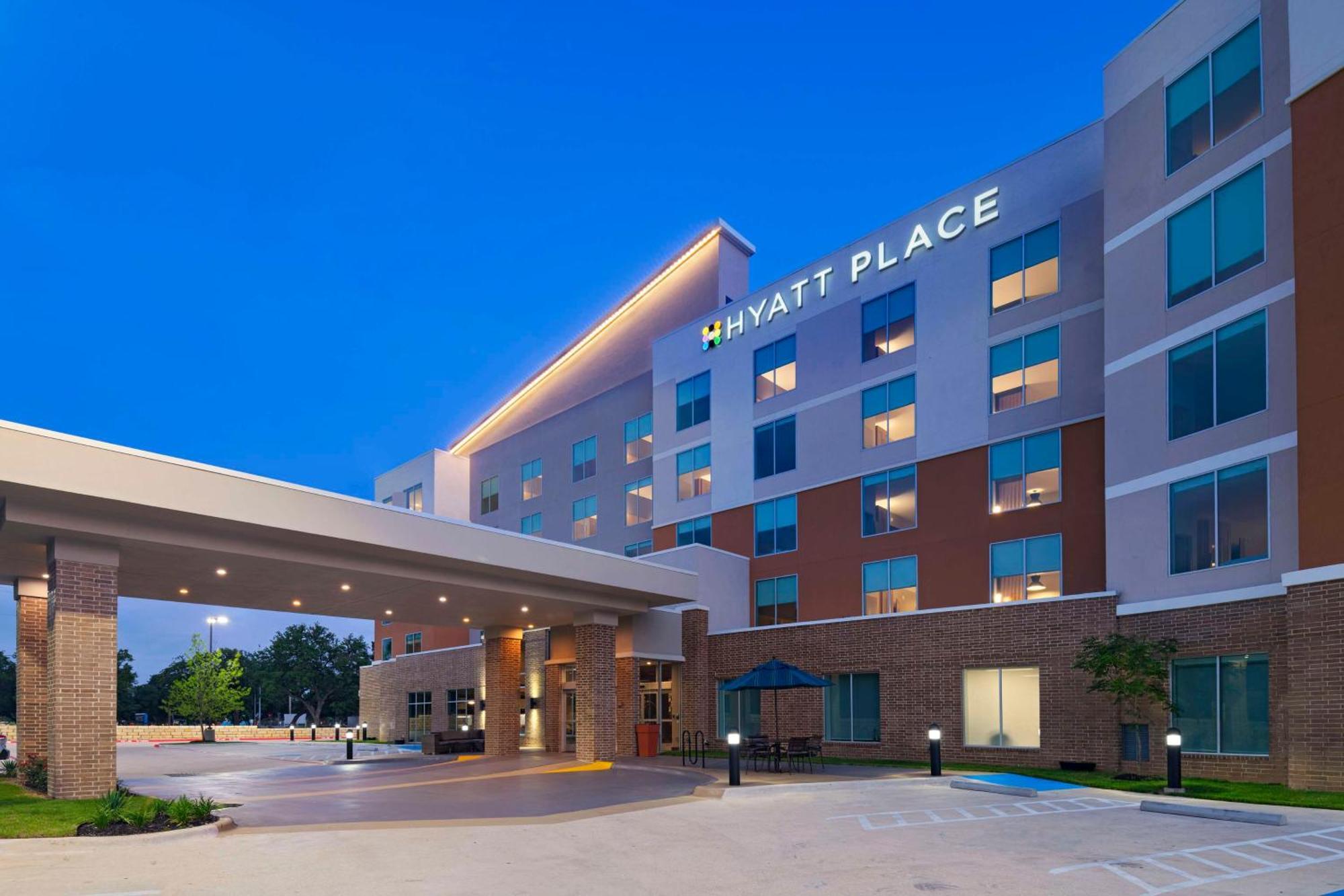 Hyatt Place Travis/four Points 3*